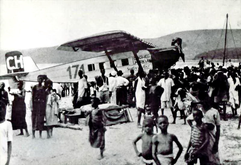 Dornier Merkur (CH-171) de Ad Astra Aero en Kenia, 1927. El hidroavión con el que cruzó de Europa a Sudáfrica en 76 días. Nro. de matrícula 171 visible en el fuselaje.