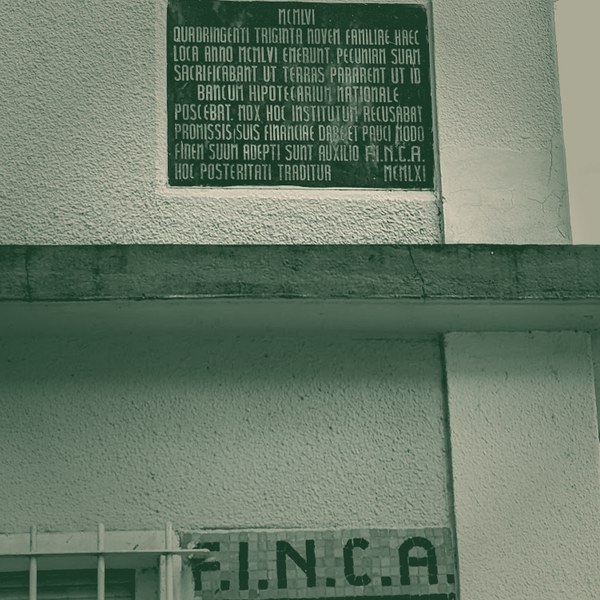 La placa del Banco Hipotecario